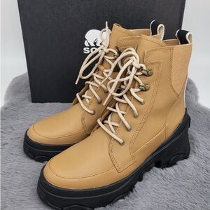 Sorel women 10 waterproof laced BREX™ BOOT